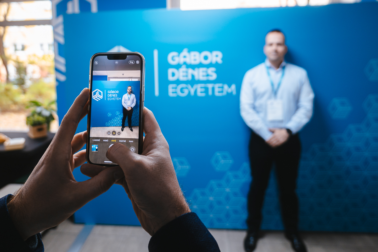 Conference visual 10